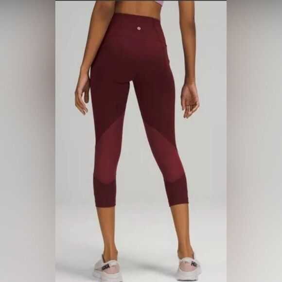 EUC Lululemon Women’s 2 Pair Athletic Workout Leggings - Red/Maroon - Size 4 - Picture 6 of 12